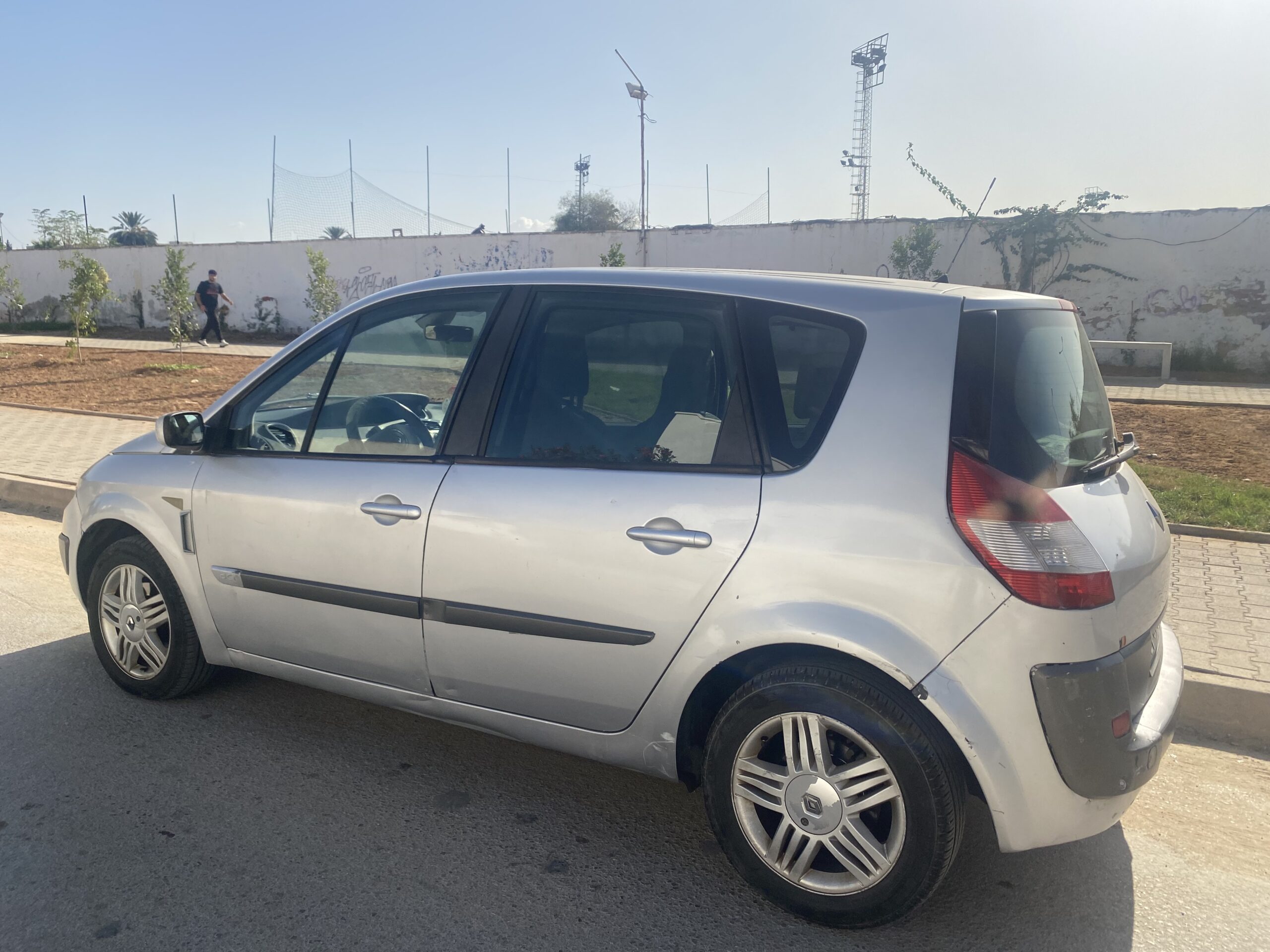 A vendre  Renault scenic 2