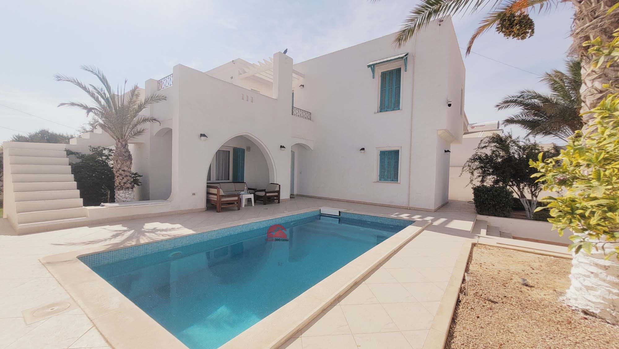 VILLA AVEC PISCINE – TITRÉE À DJERBA MIDOUN ZU – RÉF V688