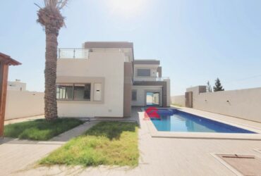 VILLA AVEC PISCINE – DJERBA ZA – TITRE BLEU – RÉF V684