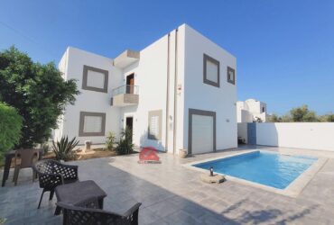 VILLA AVEC PISCINE À HOUMT SOUK DJERBA – RÉF L759