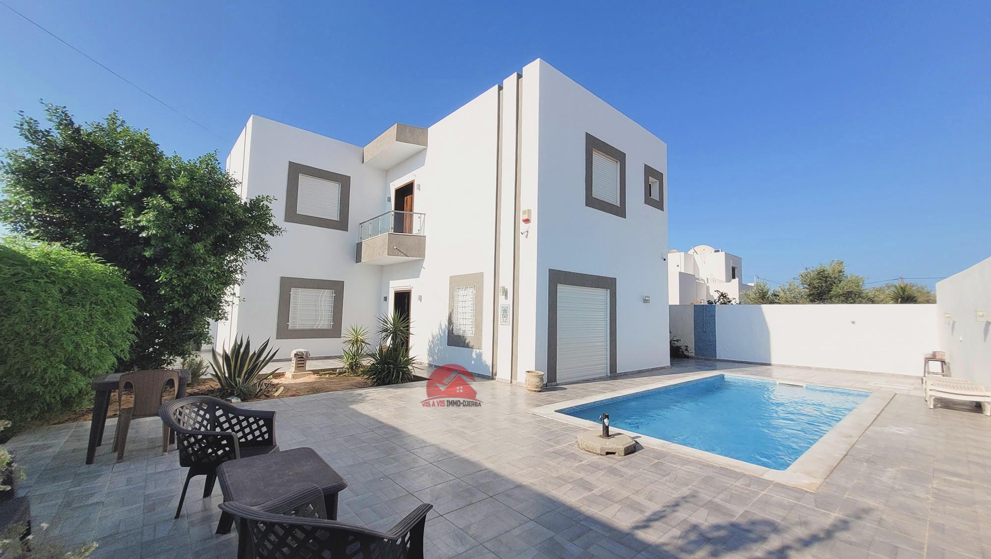 VILLA AVEC PISCINE À HOUMT SOUK DJERBA – RÉF L759