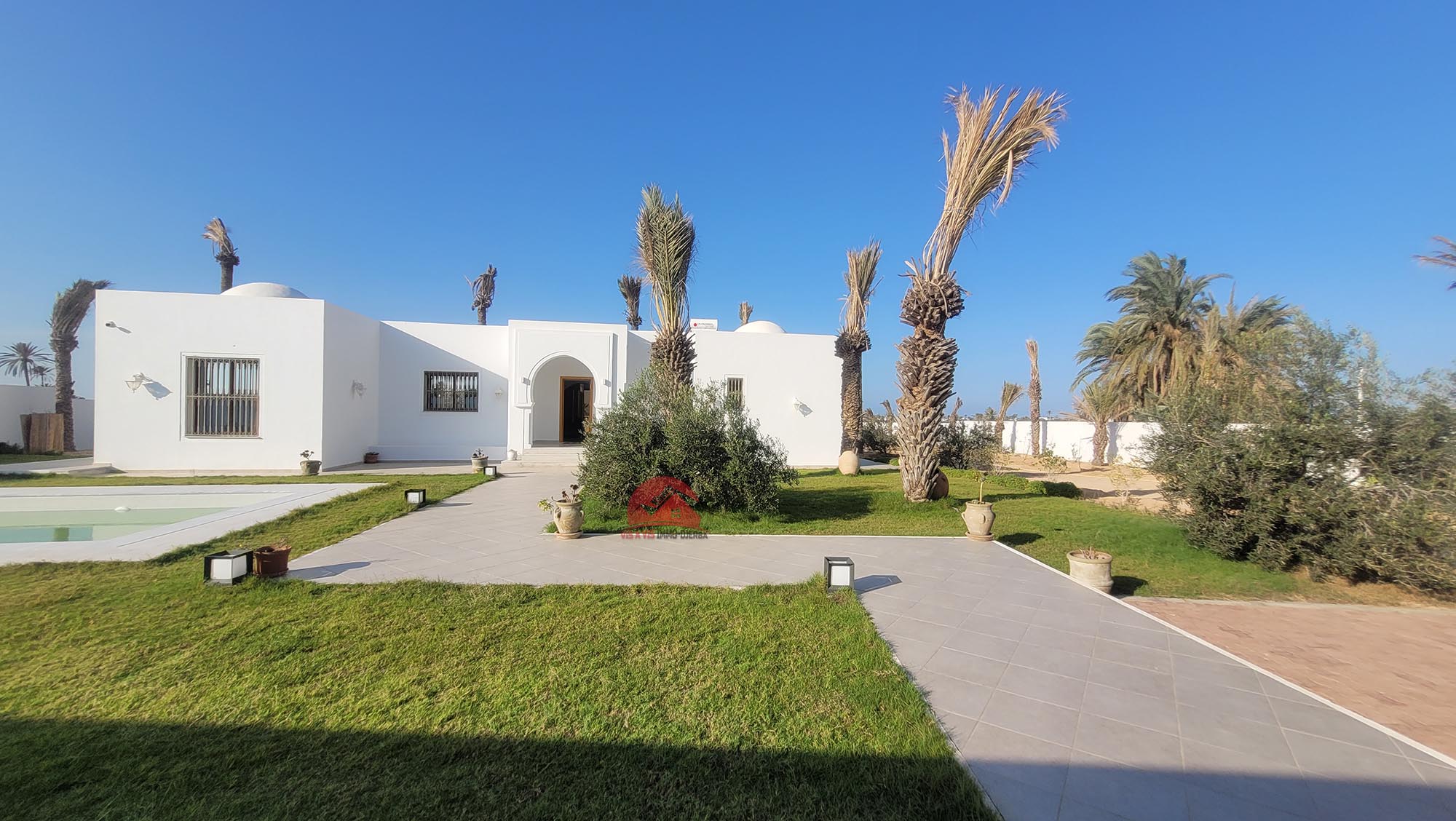 GRANDE MAISON SUR MEZRAYA DJERBA ZA – RÉF V693