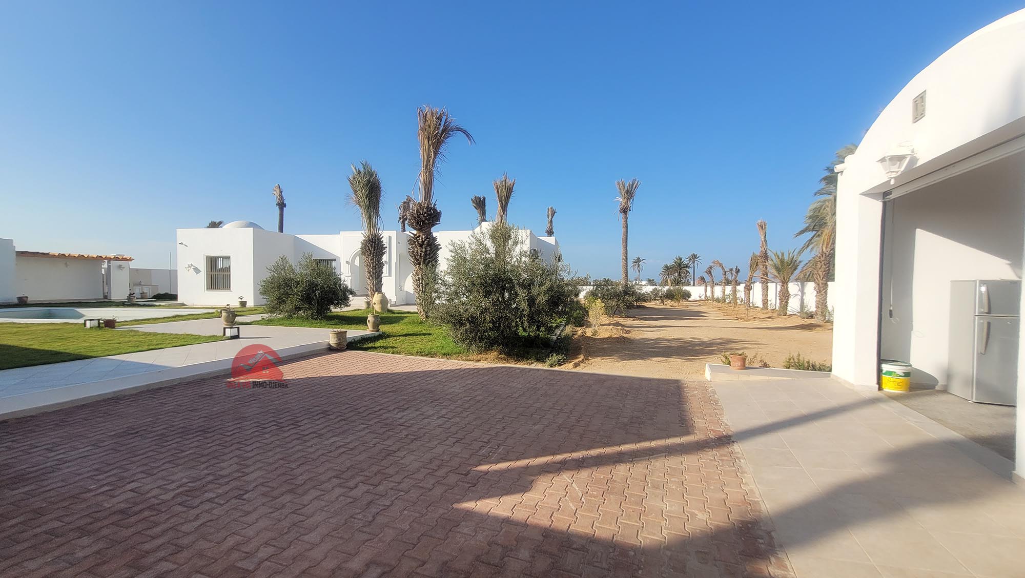 GRANDE MAISON SUR MEZRAYA DJERBA ZA – RÉF V693