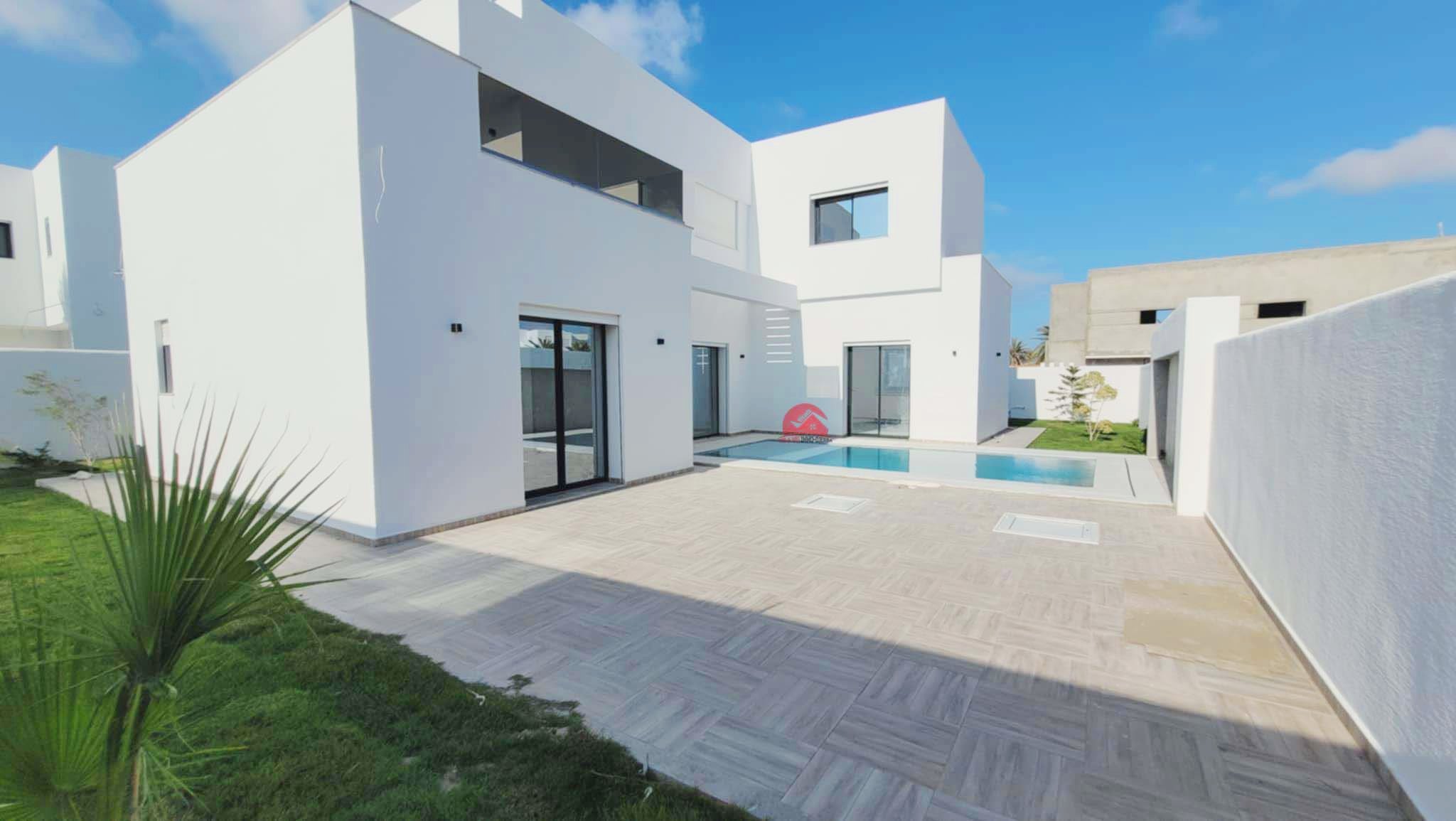 VILLA AVEC PISCINE À MEZRAYA DJERBA ZA – RÉF V620